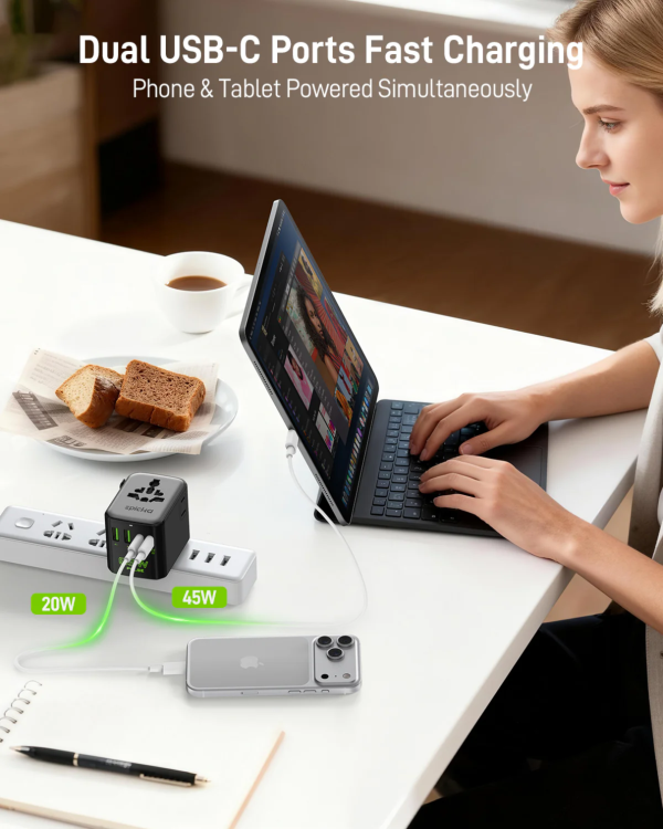 pulse-duo-65w-dual-usb-c-charger Dual USB-C fast charging travel adapter powering phone and laptop simultaneously.